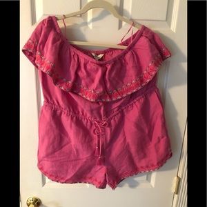 Never worn with tags Vineyard Vines romper